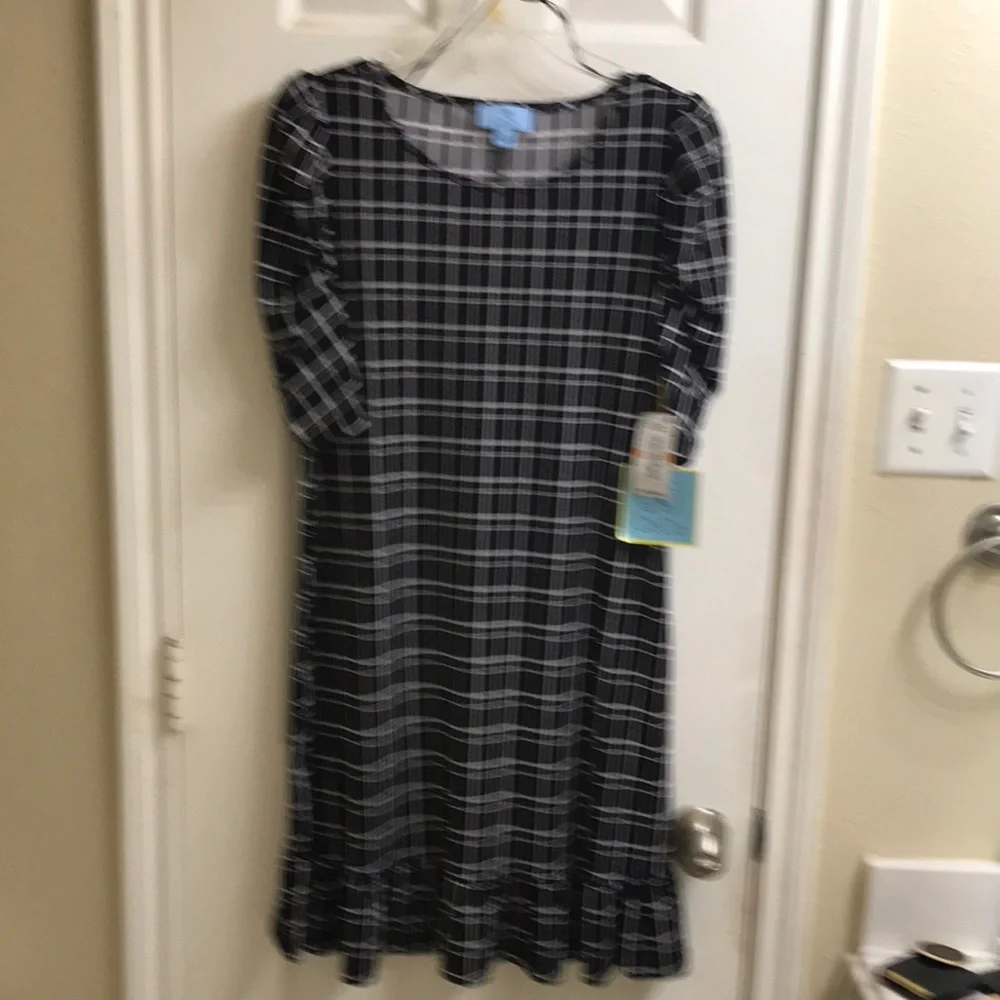 CeCe short sleeve sheath dress. NWT - Picture 1 of 11